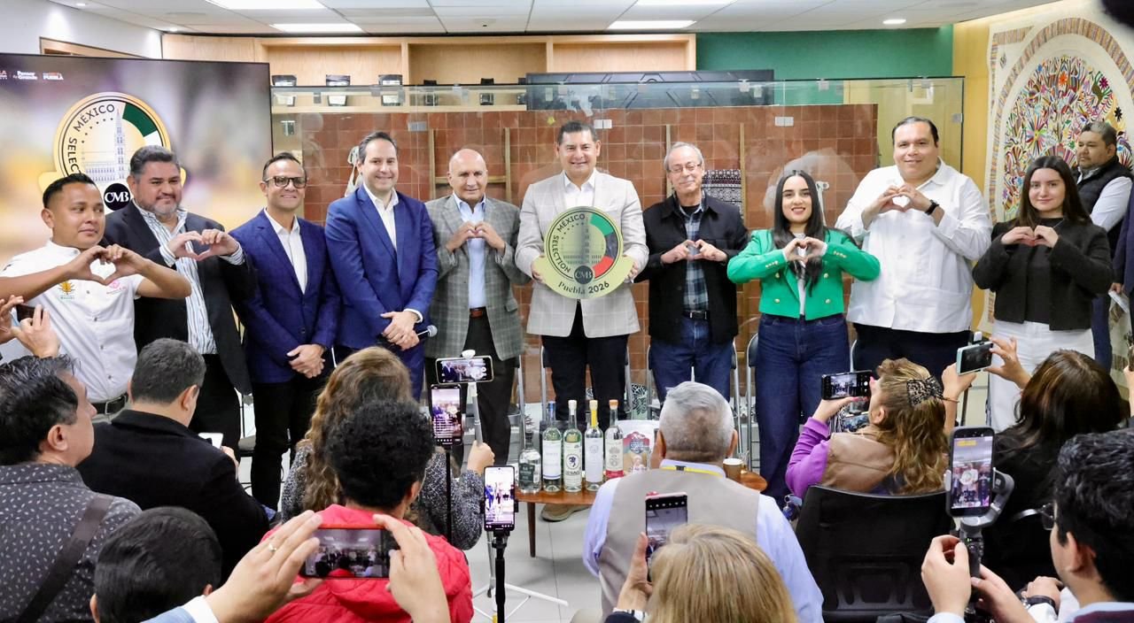 Con identidad y calidad, mezcal poblano se proyecta en mercados internacionales