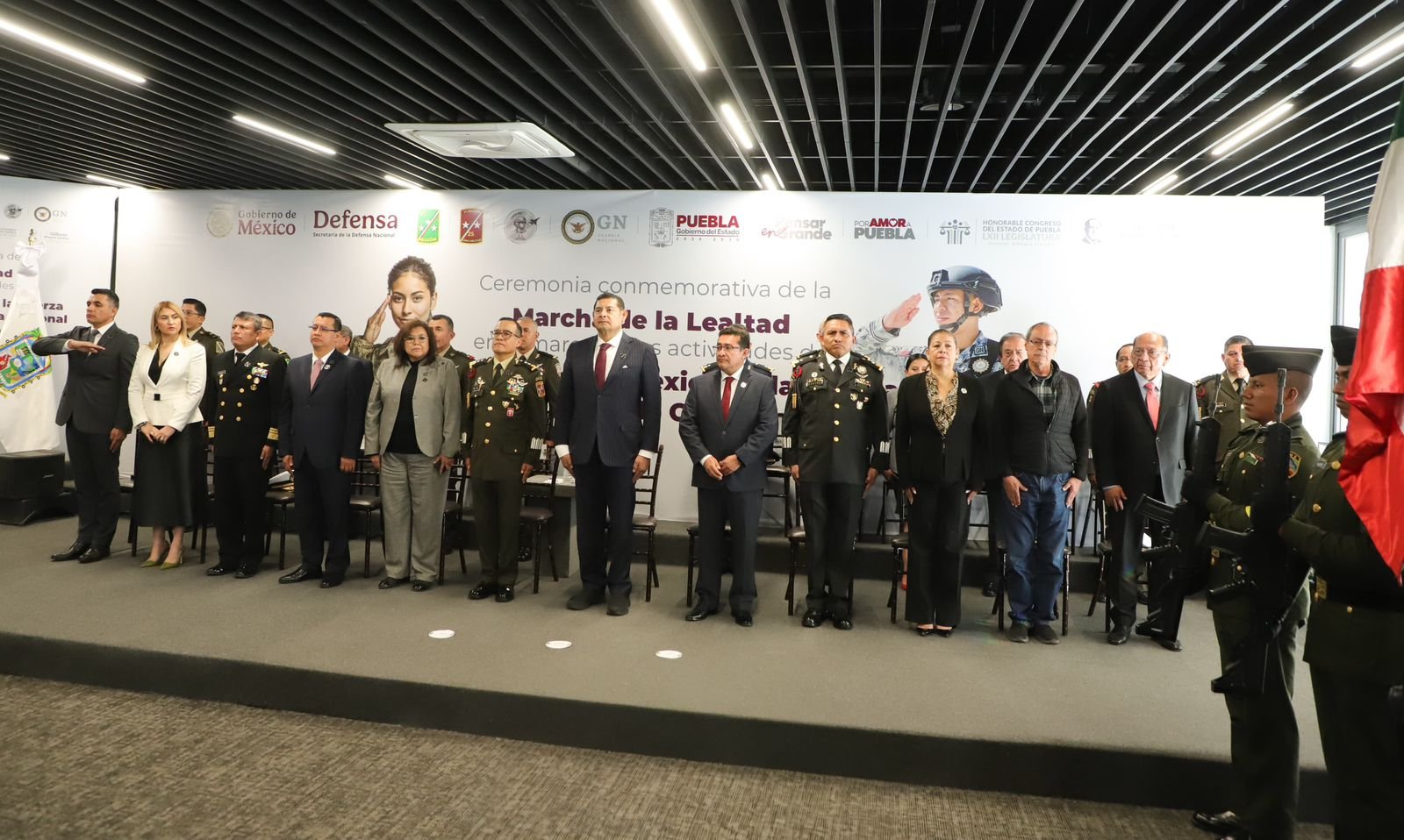 Marcha de la Lealtad reconoce a las Fuerzas Armadas y refuerza la soberanía nacional en Puebla