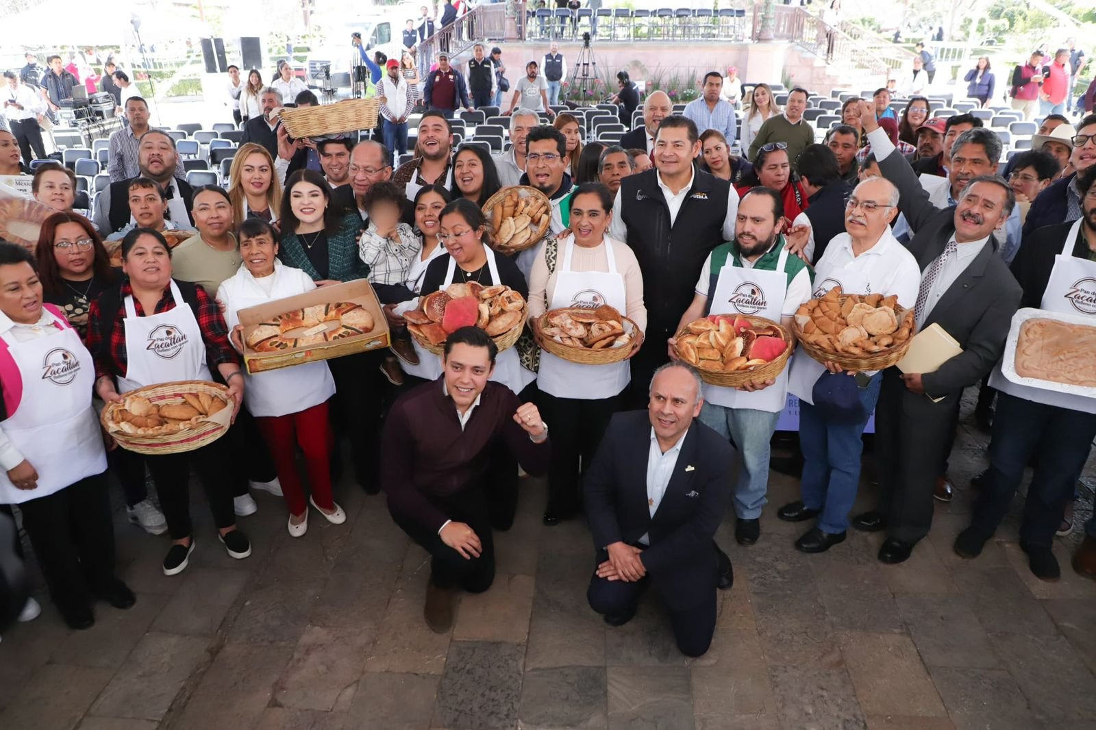Pan de Zacatlán recibe reconocimiento constitucional y rinden homenaje a panaderas y panaderos