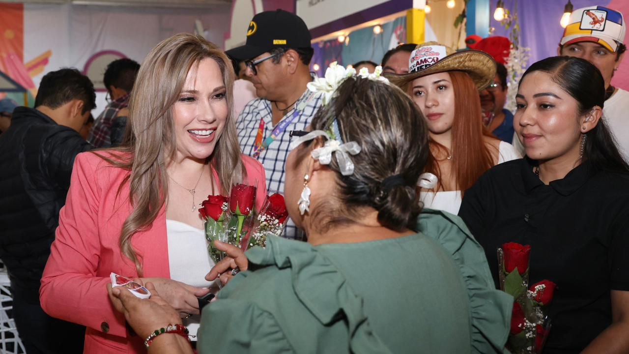 CON CERCANÍA Y SENSIBILIDAD, CECI ARELLANO CONVIVE CON FAMILIAS EN EL CIERRE DE LA FERIA DE PUEBLA