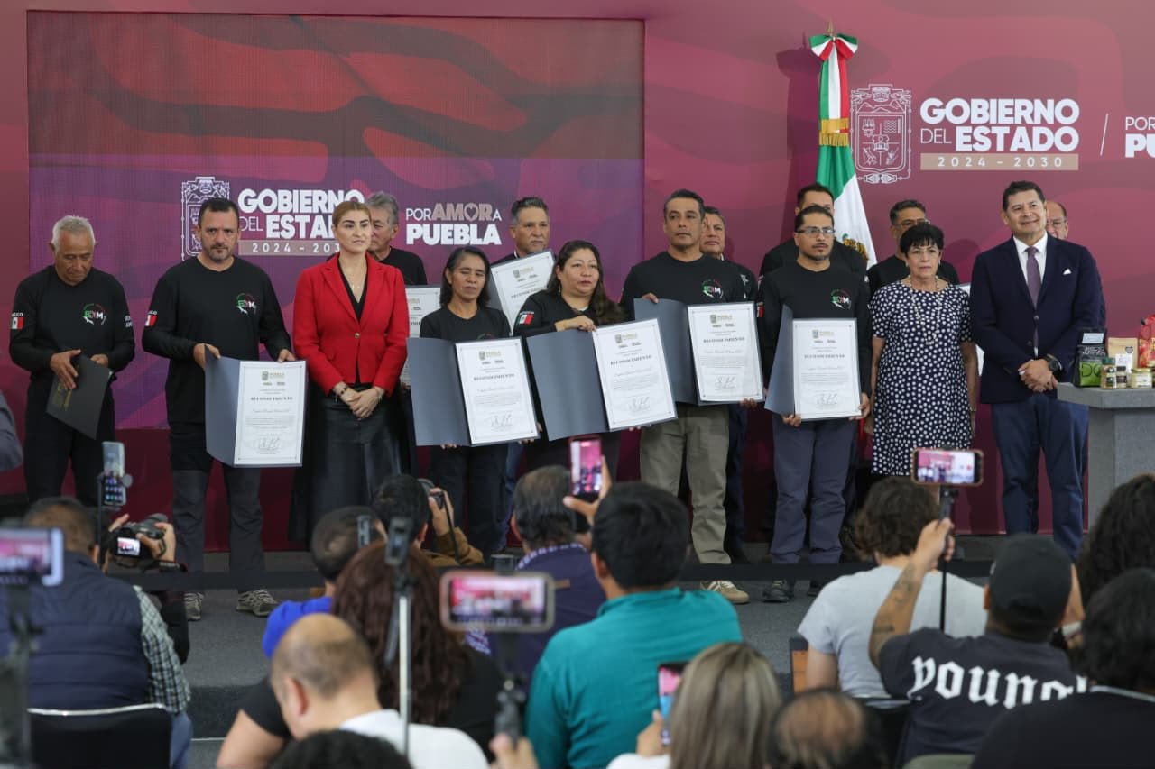 Gobierno de Puebla reconoce labor de espeleólogos y refuerza Protección Civil
