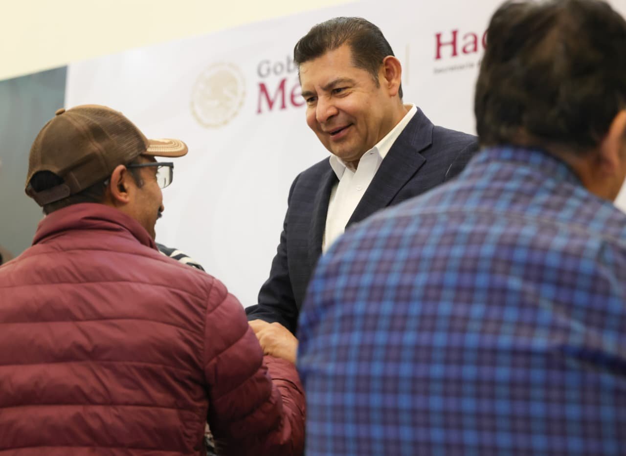 “Volver a Crecer” devuelve tranquilidad y patrimonio a familias productoras de Puebla